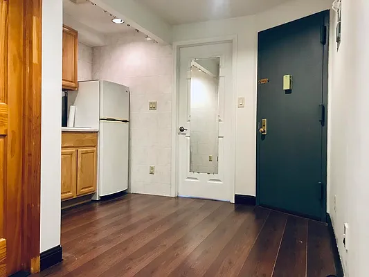 Rented by City Connections Realty | media 16