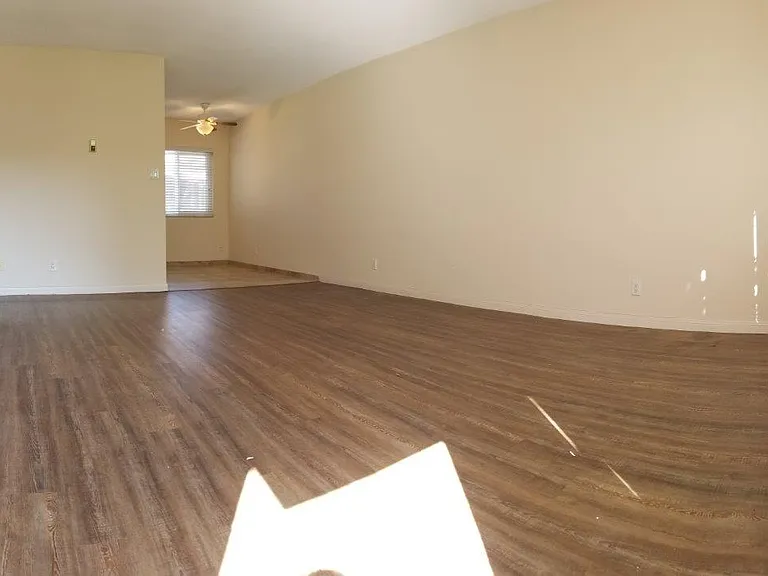 21015 Wood Ave #B — Photo 2