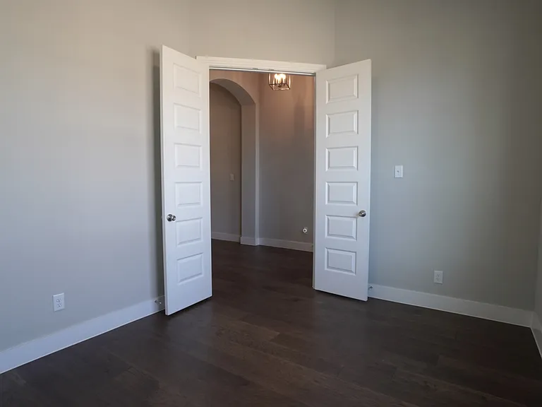 1833 Purtis Creek Dr — Photo 5