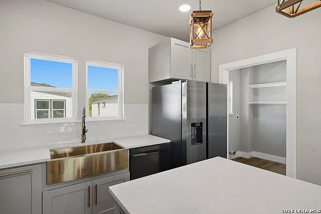 2 bed, 2.5 bath, 1224 sqft, $1,800 — Photo 4