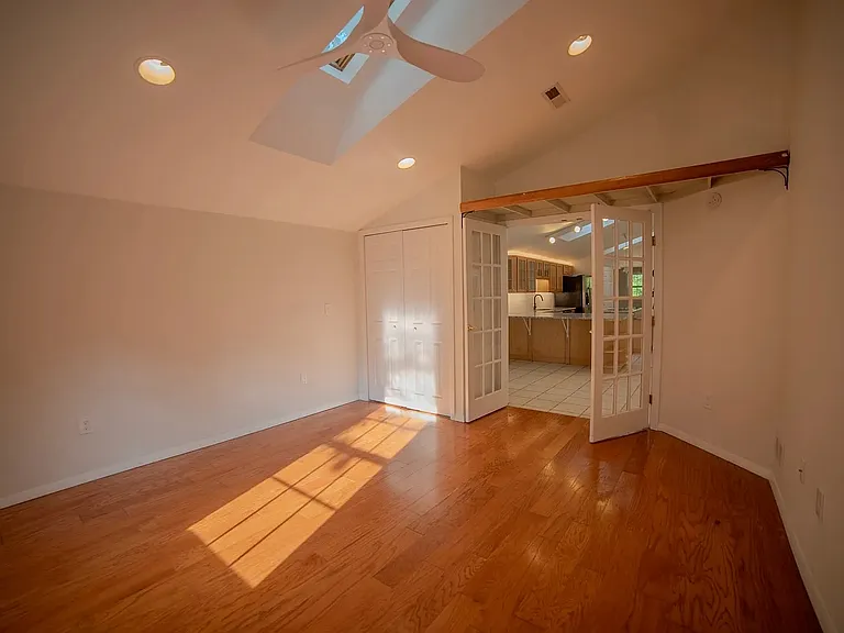 107 W Main St #1-B — Photo 8