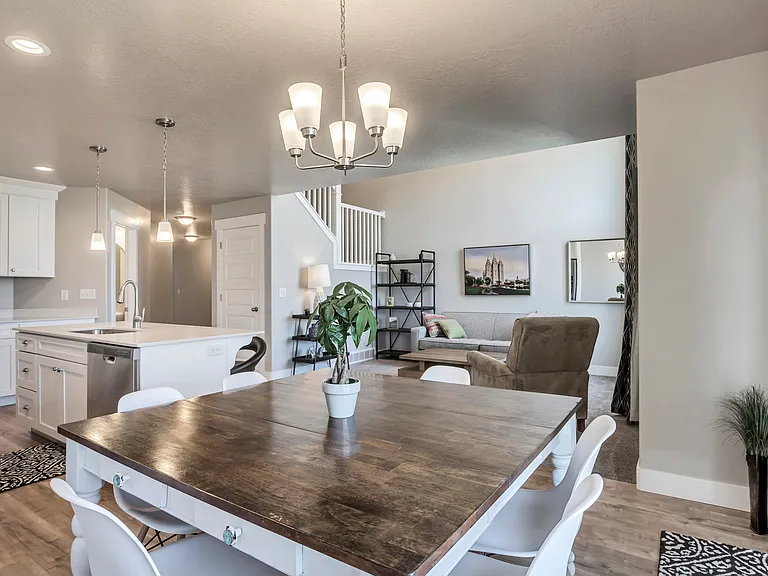 4873 W Pillar Dr — Photo 2