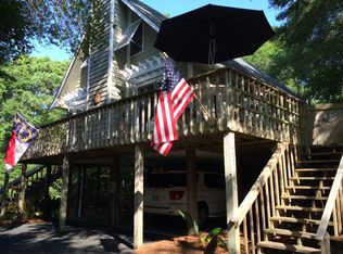 405 Hickory St, Emerald Isle, NC 28594