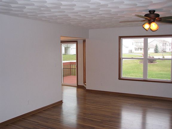 3rd image of 671 Purple Sage Dr