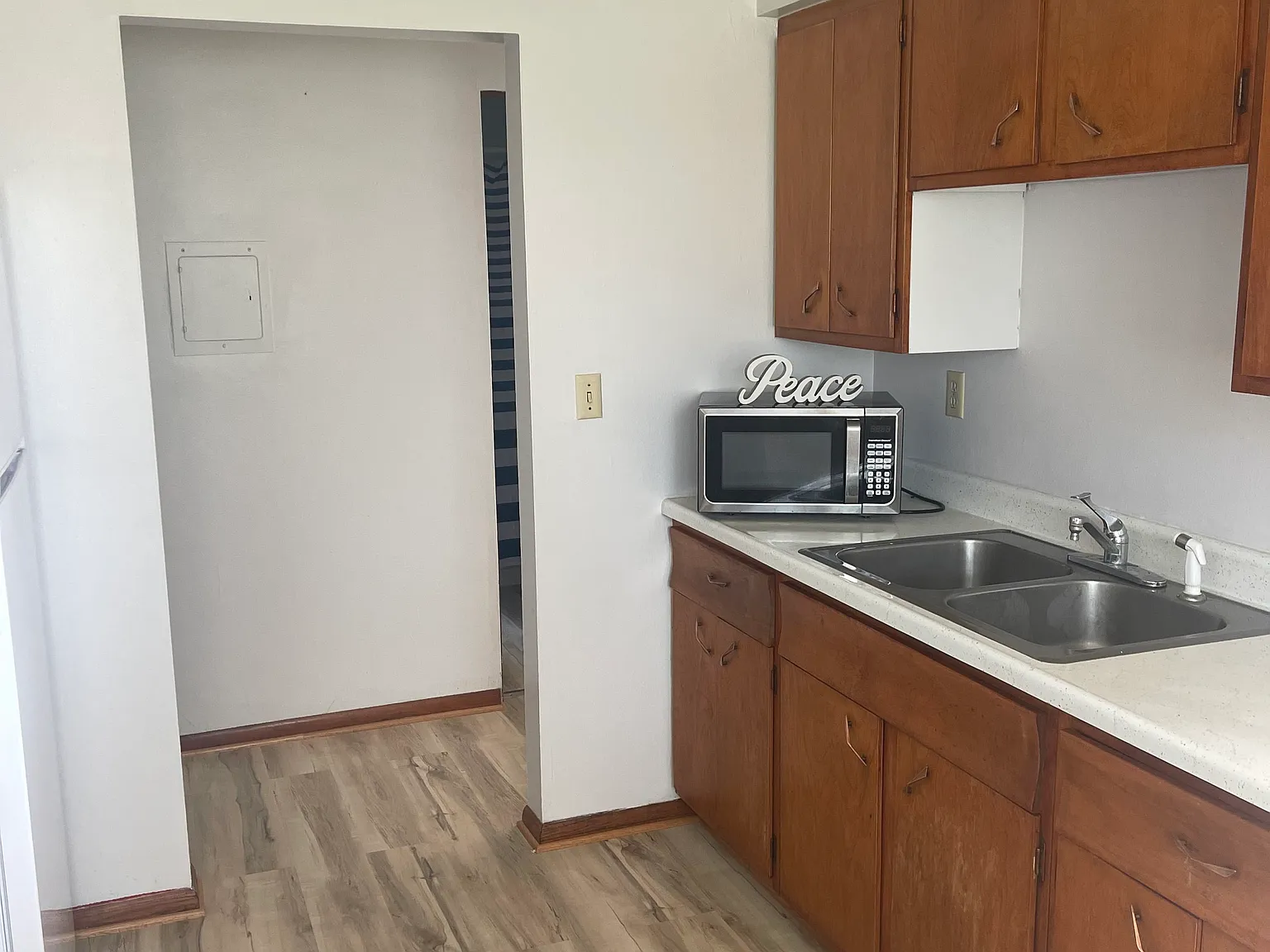 1 bed, 1050 sqft, $1,195 — Photo 4