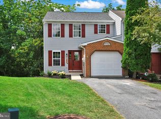 382 Crosswinds Dr, Lititz, PA 17543