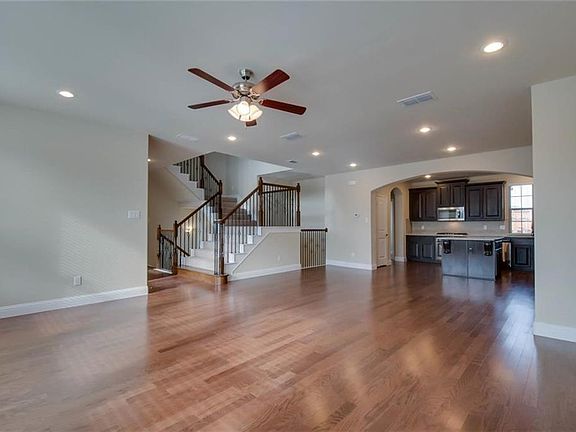 5th image of 7305 Venice Dr Unit 5