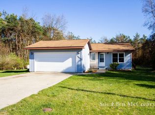 1530 E Croton Dr, Newaygo, MI 49337