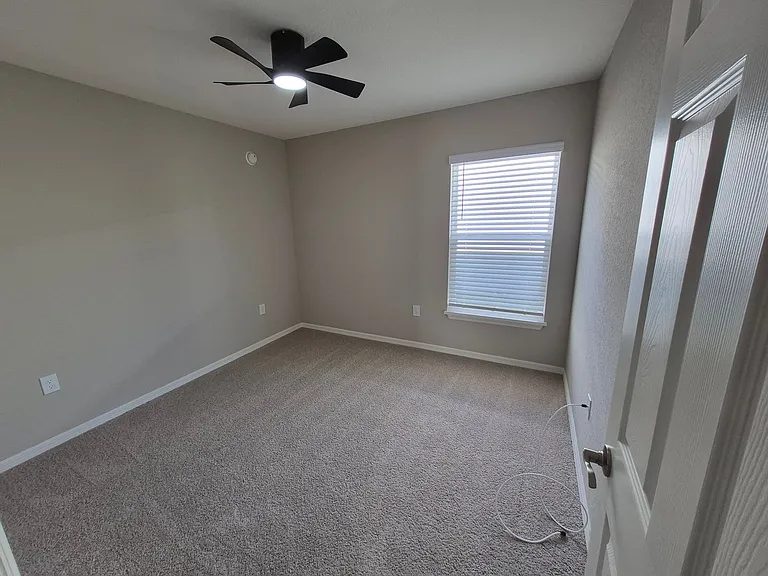 615 Bentley North Dr — Photo 20