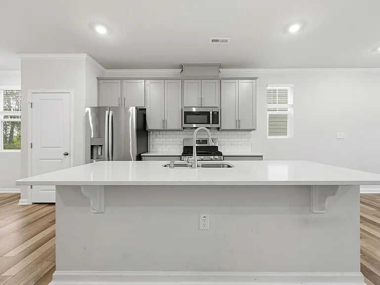324 Hemley Trl — Photo 36