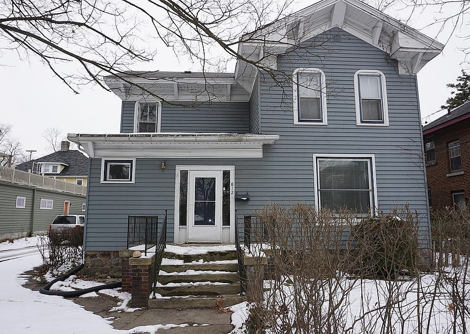 2nd image of 812 S Park St