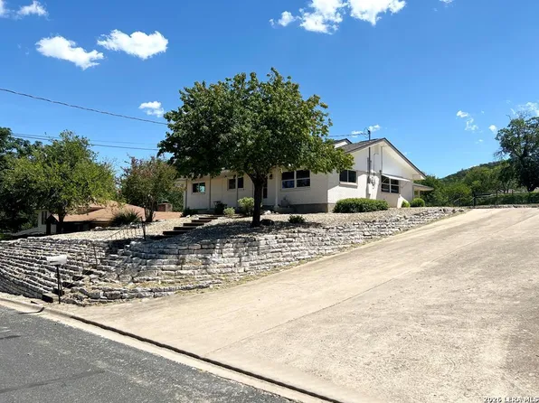 1110 Nancy Beth, Kerrville, TX 78028