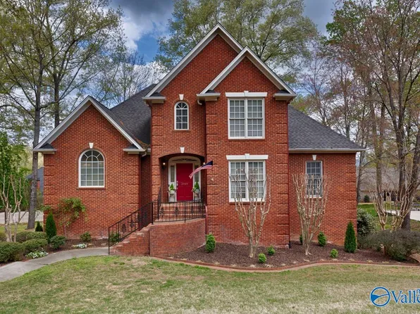 2949 Hampton Cove Way SE, Owens Cross Roads, AL 35763