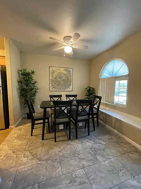 2 bed, 892 sqft, $1,700 — Photo 4