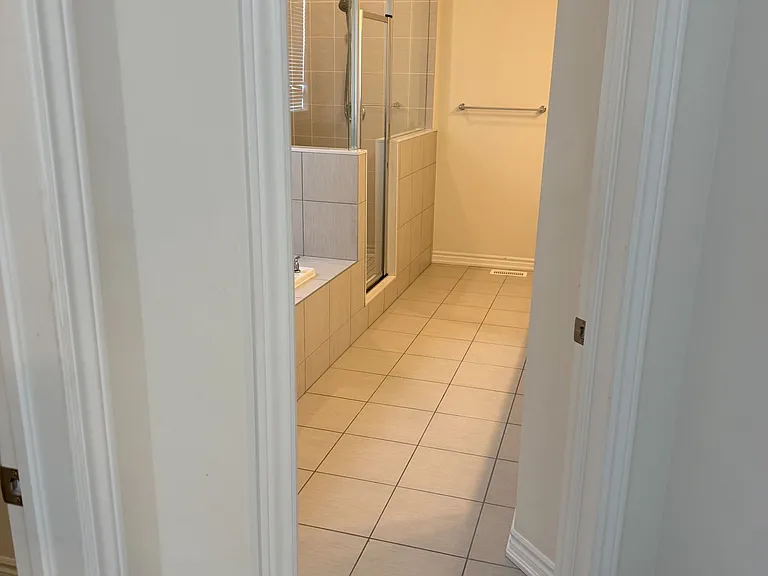 166 Auckland Dr — Photo 33