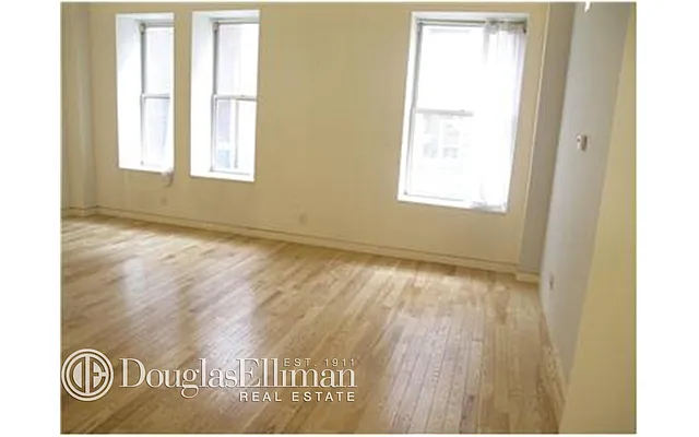 Rented by Douglas Elliman | media 14