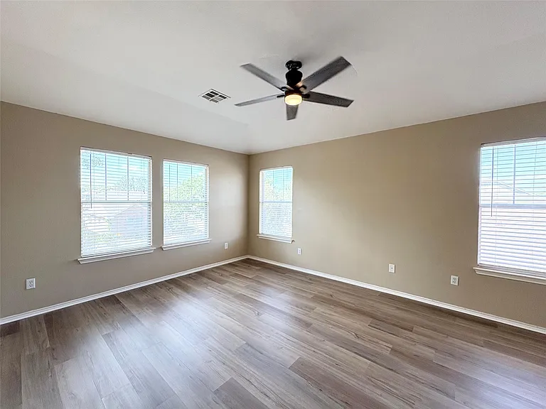 800 Bull Creek Pkwy — Photo 8