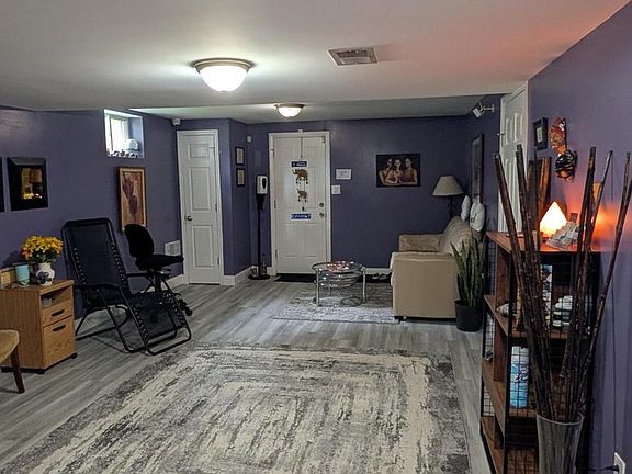 4th image of 10028 Dubarry St