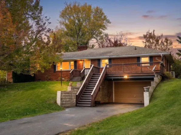 21 Peak Ln, Waynesboro, VA 22980