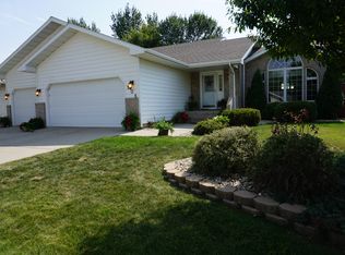 908 15th Ave SE, Minot, ND 58701