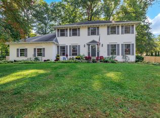 2204 Wynnewood Dr, Valparaiso, IN 46385