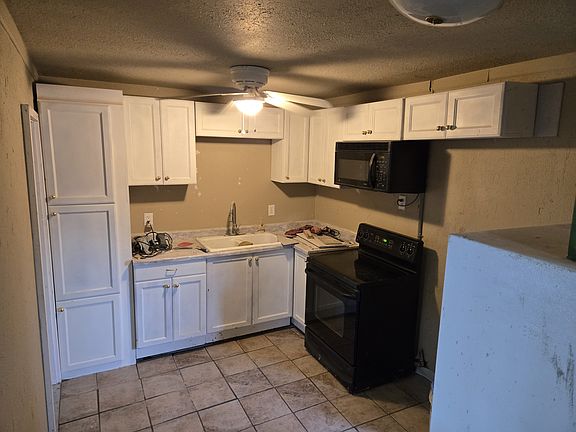 4th image of 309 E Douglas Dr