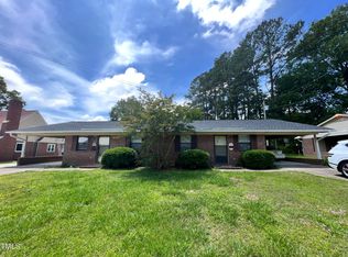 415 W Oak St, Selma, NC 27576