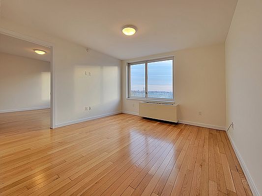 3rd image of 5205 Queens Blvd APT 6B