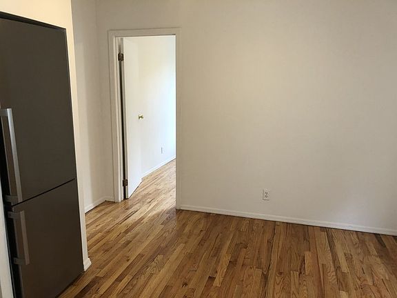 4th image of 28 King St APT 12