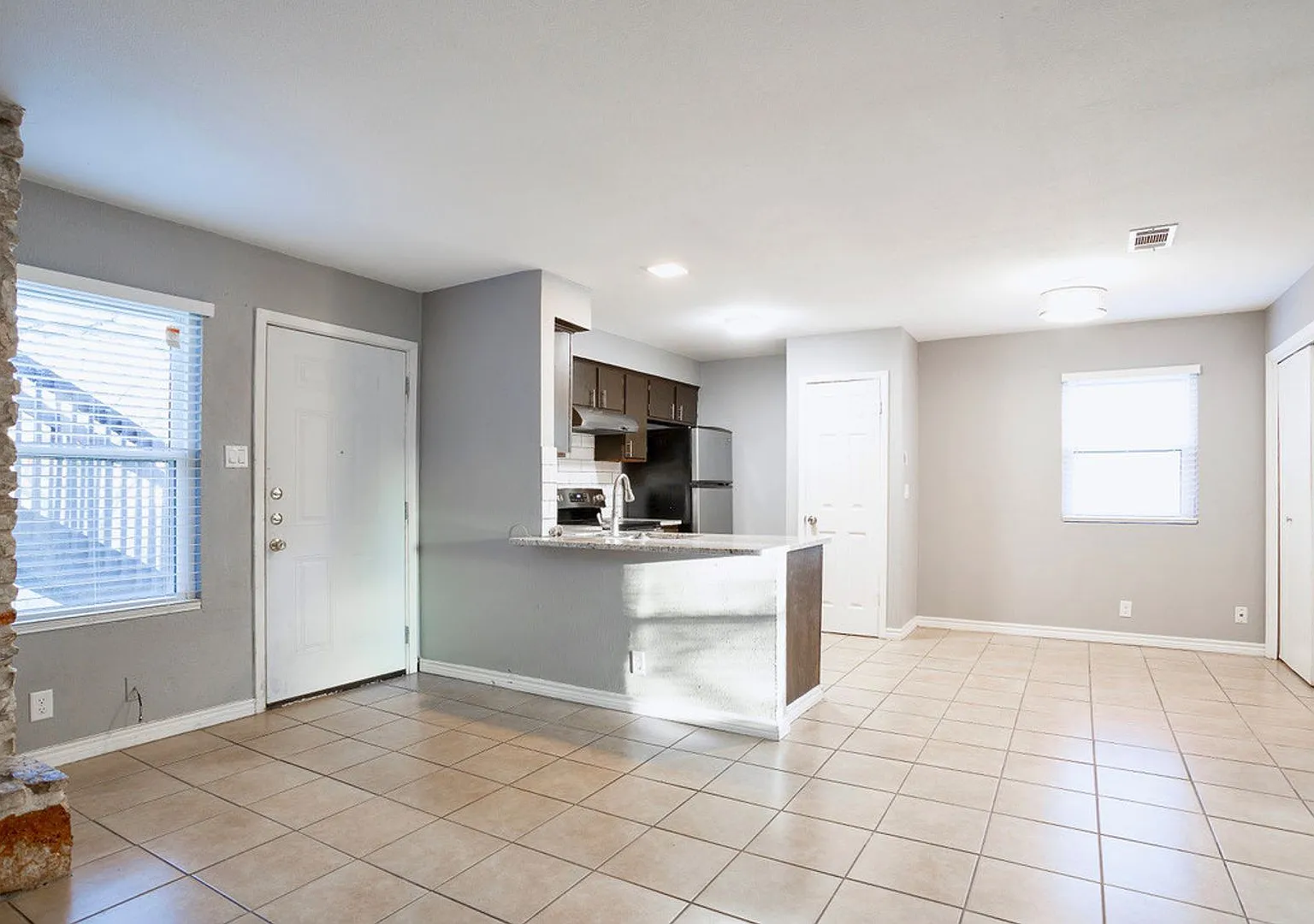 Cozy Living: 2 Bedroom / 1 Bathroom with Fireplace in Austin! — Photo 3