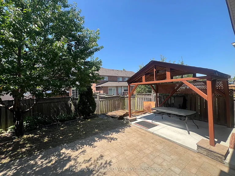 3895 Henrietta Way #MAIN — Photo 18