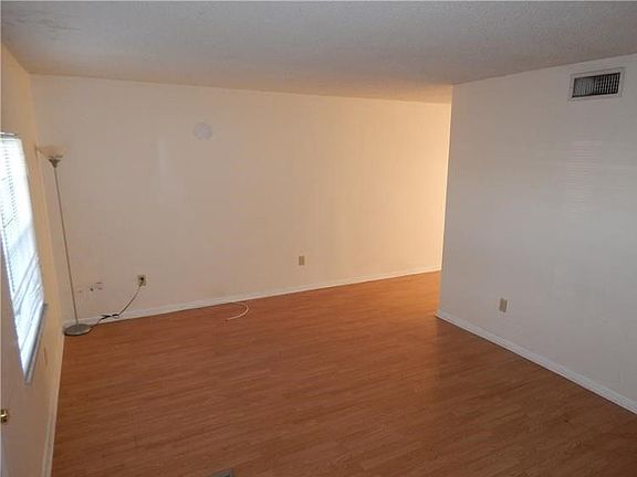 2nd image of 907 E Lemon St APT C