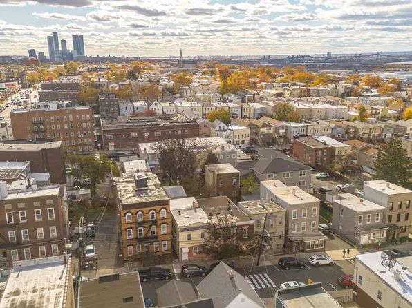 1111 6th Street image 14 of 15