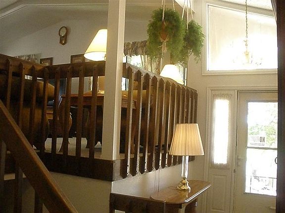 side entry bi-level has a huge entry & landing