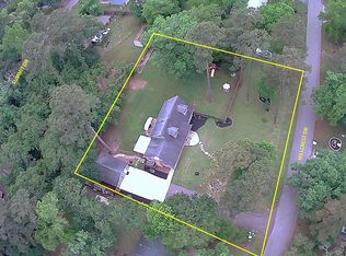 209 Hillcrest Dr, Conroe, TX 77303