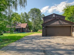 36736 Lower Lake Rd, Oconomowoc, WI 53066