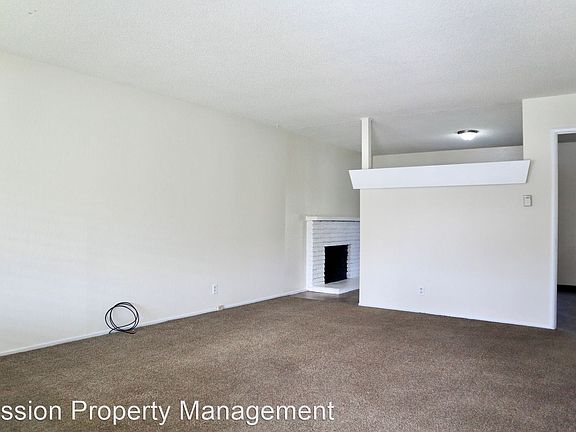 2nd image of 5586 Farina Ln