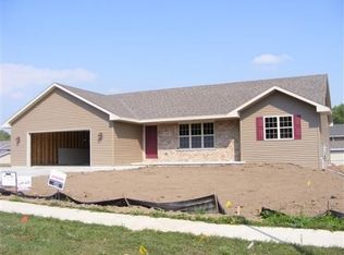 405 Monroe St, Beaver Dam, WI 53916