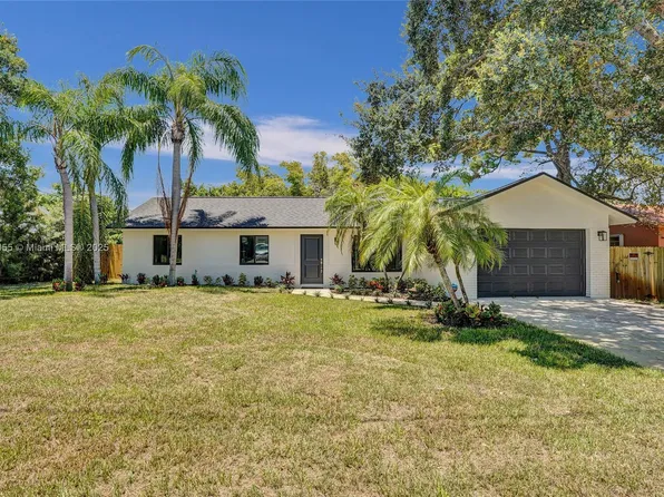 2749 Park Dr, Lake Worth, FL 33462