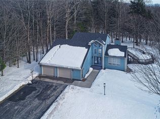6311 Hidden Meadow Dr, Marcy, NY 13403