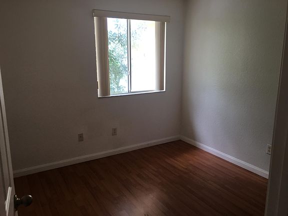 3rd image of 1414 SE 26th Ct