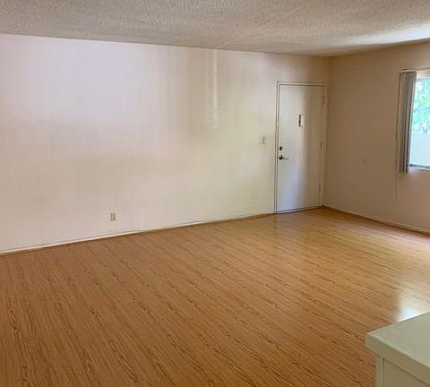 3rd image of 440 E San Jose Ave #1