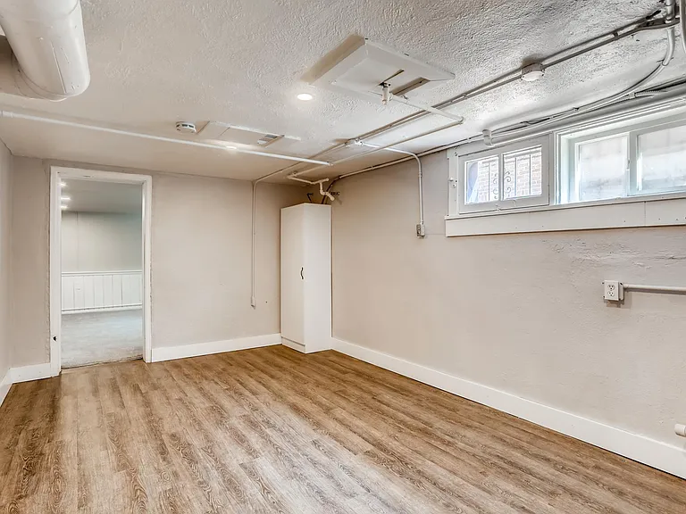 945 N Harrison St — Photo 24