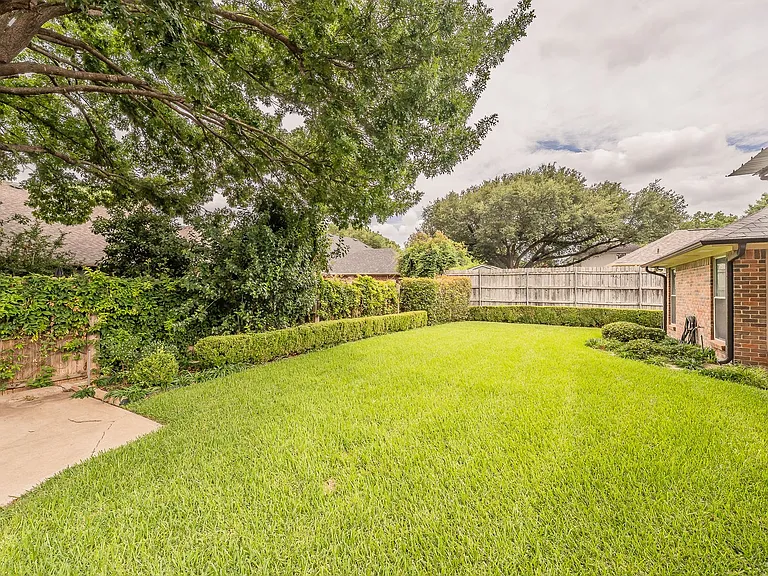 6724 Blue Meadow Dr — Photo 50