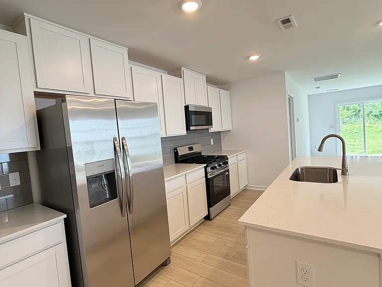 403 Assata Ln — Photo 6