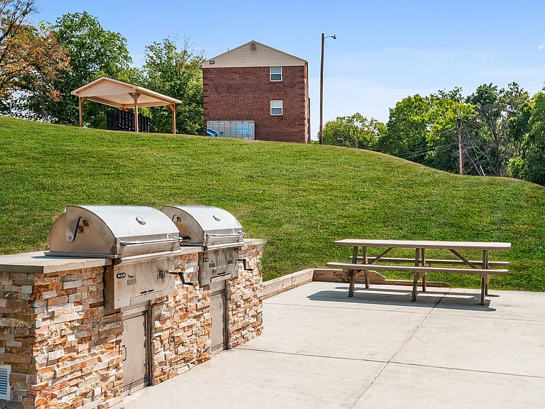 Wedgewood Hills Apartment Homes — Photo 22