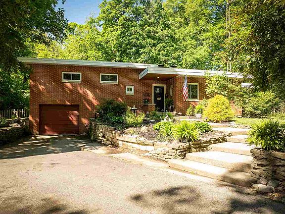 2nd image of 679 Jones Rd