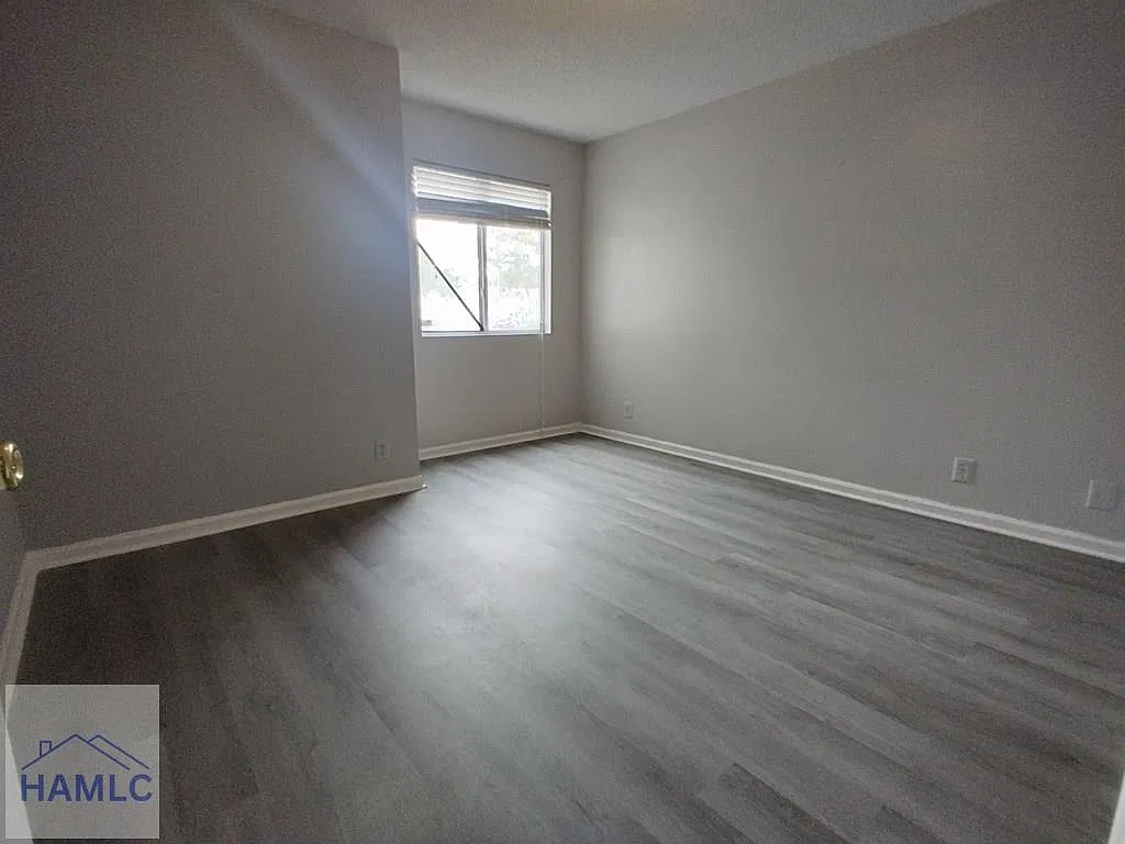 3 bed, 2.0 bath, 1304 sqft, $1,250 — Photo 2