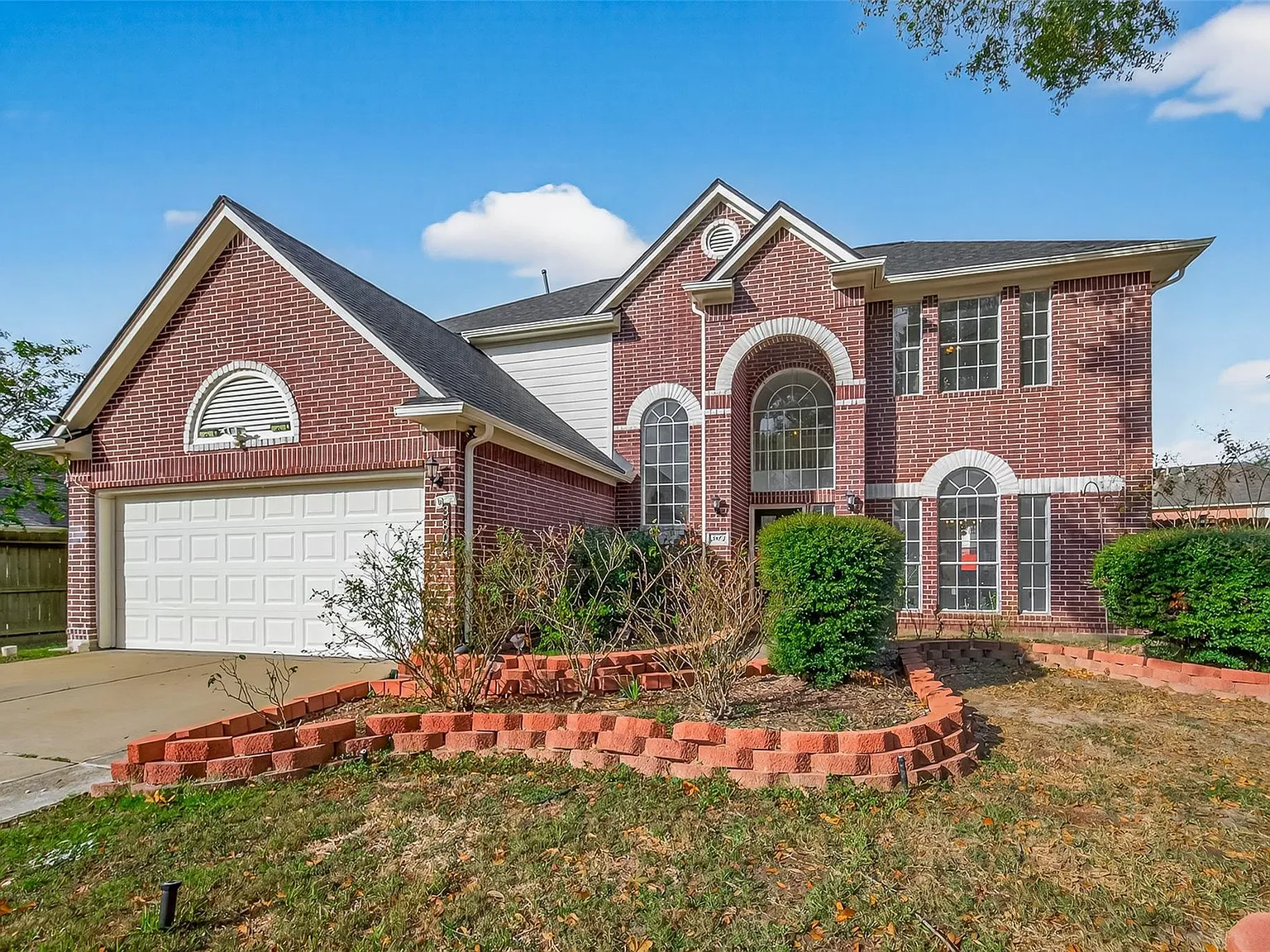 3 bed, 2.5 bath, 2557 sqft, $2,950 — Photo 2
