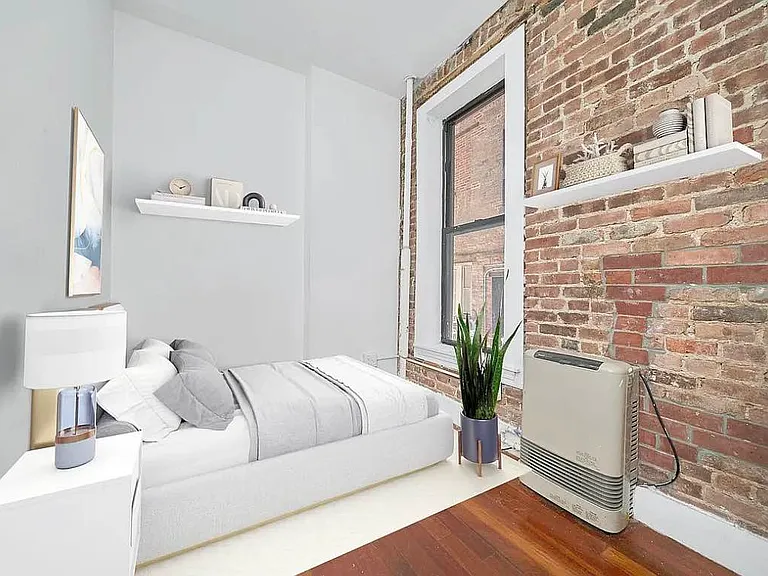 435 E 12th St #9 — Photo 3